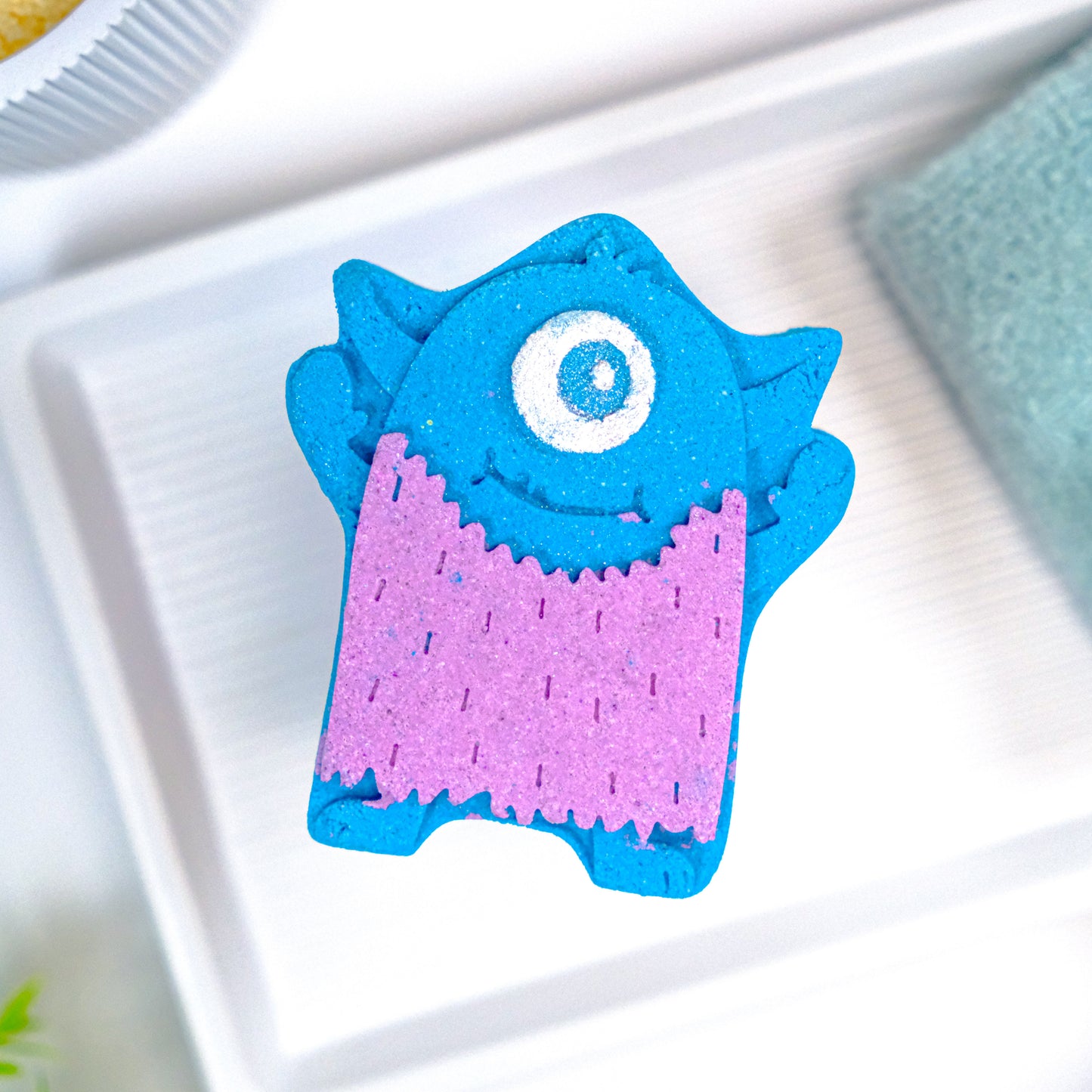 Monster Mayhem - Bath Bomb with toy